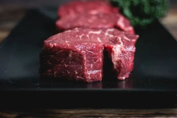 经常吃牛肉有什么危害和好处（经常吃牛肉的危害）
