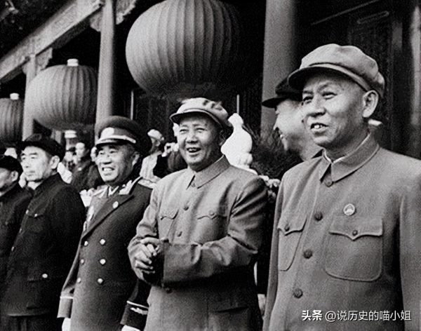 新中国成立后，在我党内部这三个人才能直接称呼职务，是哪三人？
