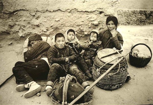1942年，河南爆发大饥荒，档案记录下了当时的惨况
