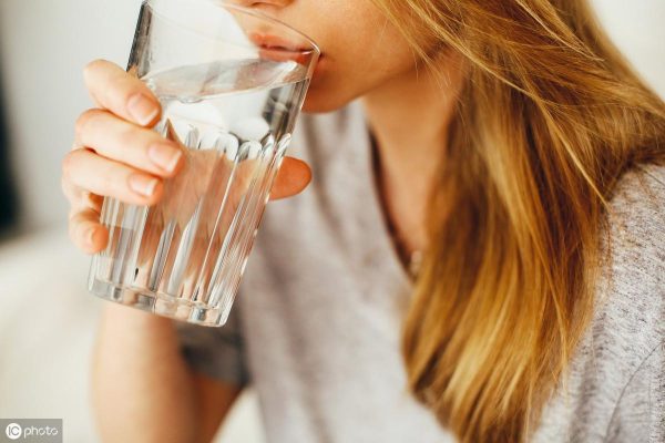 教你5个方法喝水更健康