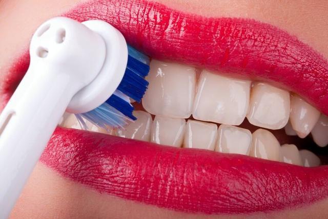 电动牙刷比普通牙刷更好吗（电动牙刷比一般牙刷好吗）