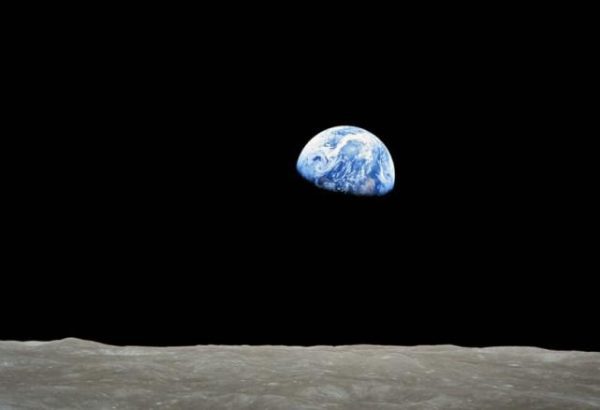 230亿公里外探测器，曾拍摄一张照片：地球如灰尘，为何恐惧？