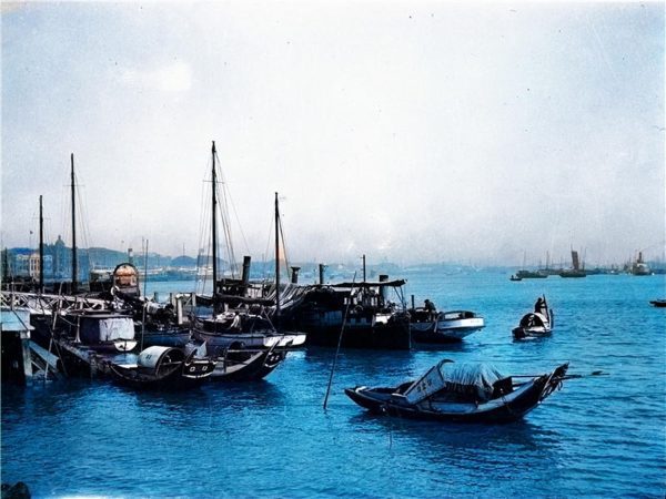 外国人镜头下1915年的上海，千帆竞渡的外滩，海上第一茶楼湖心亭