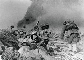 1950年，解放军一野二野因误会发生激战，数百战士无辜伤亡