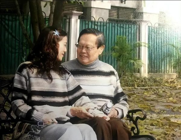 你只知杨振宁82岁娶妻，却不知他3个儿女，皆人中龙凤，业内翘楚