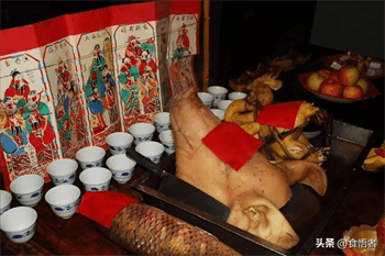 云南的传统年味，有的食俗礼节已经荡然无存，回忆仍然记忆犹新