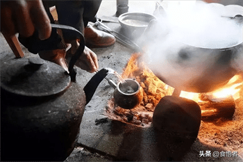 云南美食文化——佤族食俗古怪，一碗烂饭可求婚，送鸡蛋表复仇