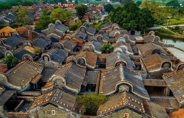 被誉为“广东第一村”，村内有大量古式建筑，名气不大却大有来头
