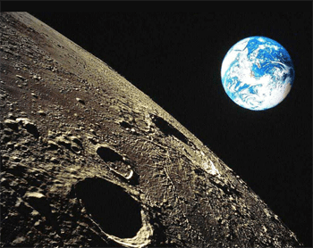 从月球上看地球，为什么会让人恐惧？