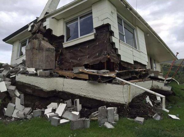 地震来袭，住在楼房的哪个位置更容易幸存？