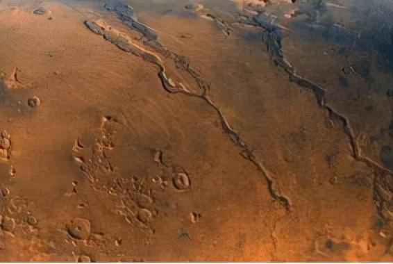 火星曾比地球宜居，为何如今如此荒凉？
