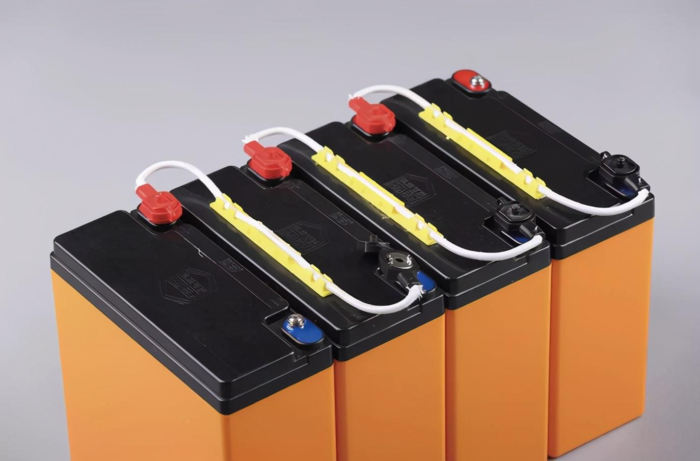 电动车“每日一充”和“用完再充”，哪个更伤电池？