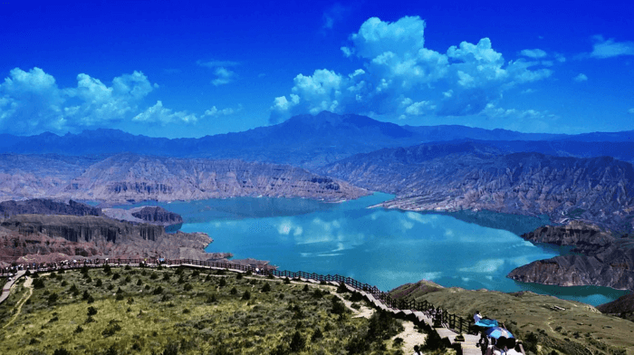 中国陆地最大的咸水湖是什么