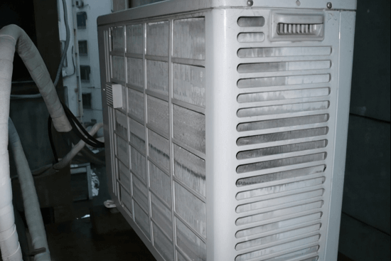 冬季空调室外机滴水是什么原因？
