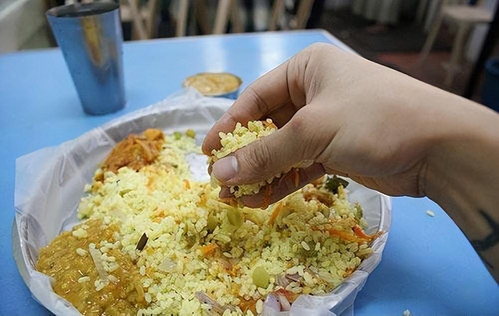 为什么印度人喜欢用手吃饭，而且还必须是右手？