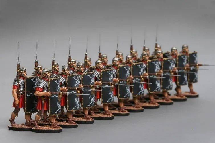 古罗马士兵为何喜欢使用短剑?为何不使用攻击范围更大的远